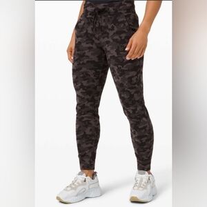 Lululemon Ready to Rulu Jogger *Jacquard. Size 6